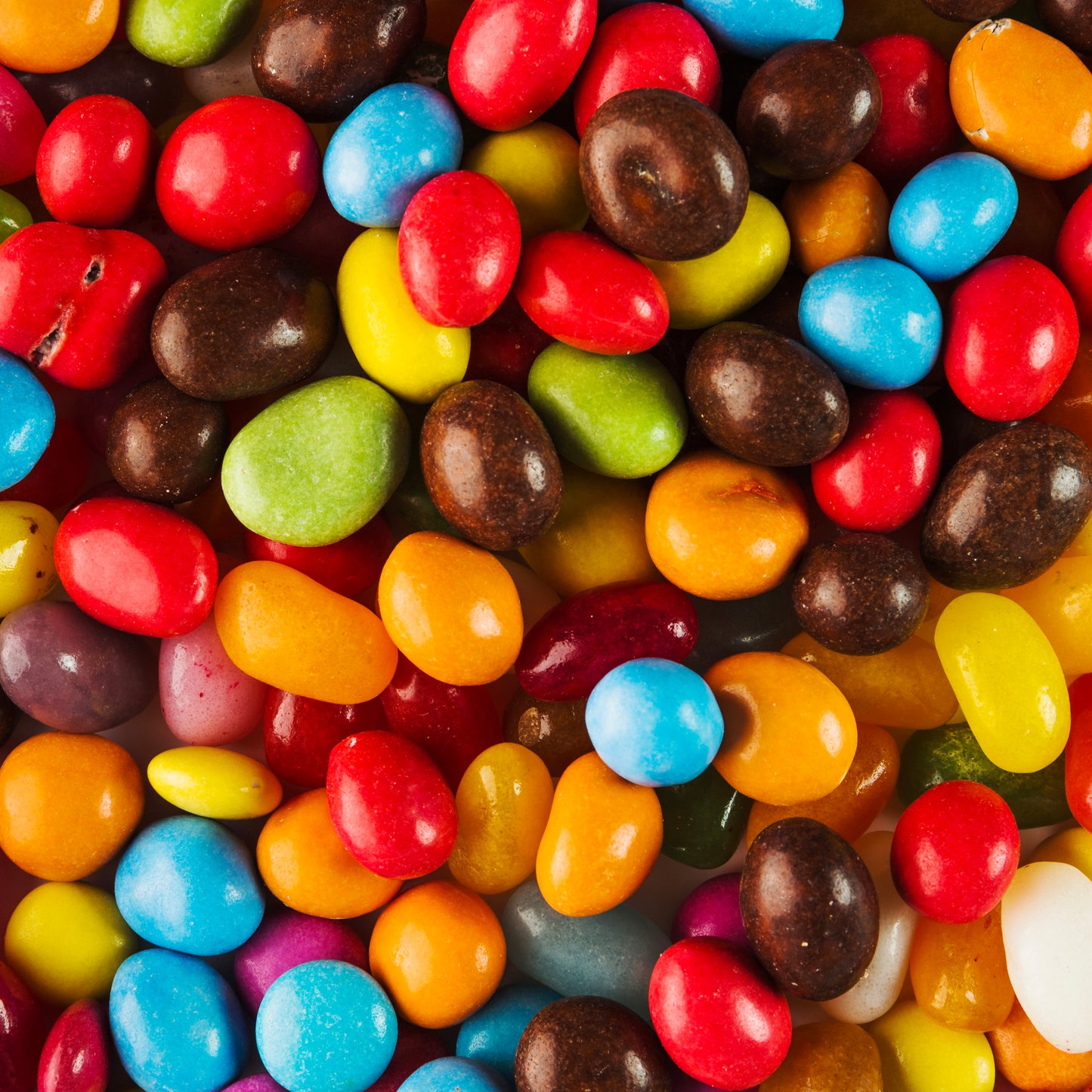 Bolitas recubiertas de chocolate con colores